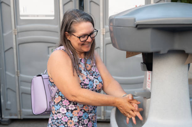 Best Porta potty delivery and setup  in Reading, OH